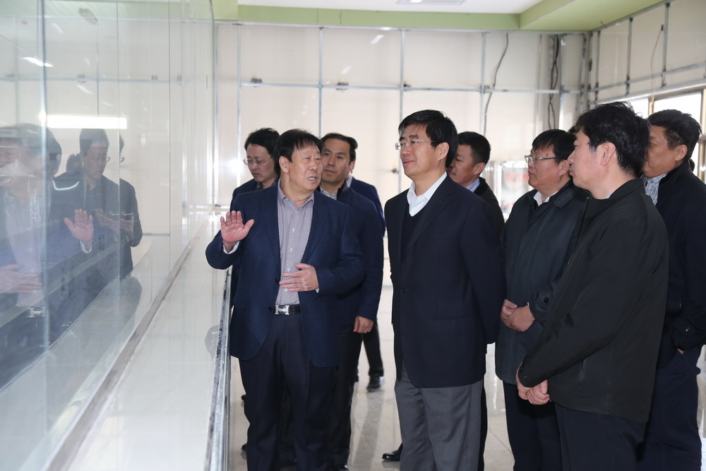 威海市委宣传部长王亮视察海都公司